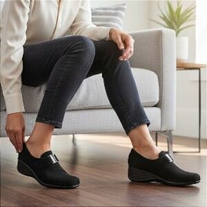 AQUATALIA by Marvin‎ K Black Suede Wedge Ankle Strap Shoes Women's Size 8.5